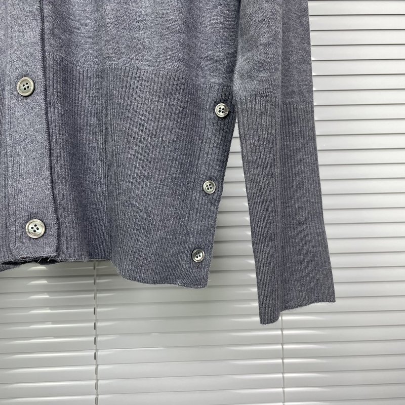 톰브라운 클래식 4 바 울 카디건 001-190739