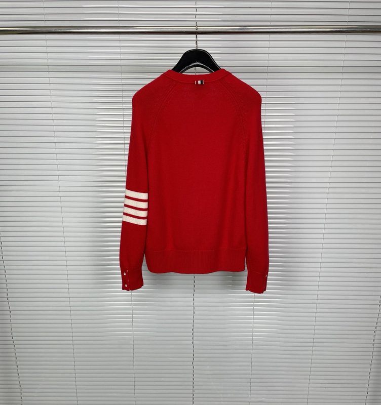 톰브라운 26SS 순모 V 넥 숏 카디건 레드 001-190793