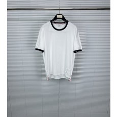 톰브라운 라운드 넥 반팔 티셔츠 001-190921
