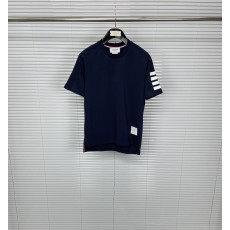 톰브라운 4 바 스트라이프 라운드넥 반팔 티셔츠 001-190942