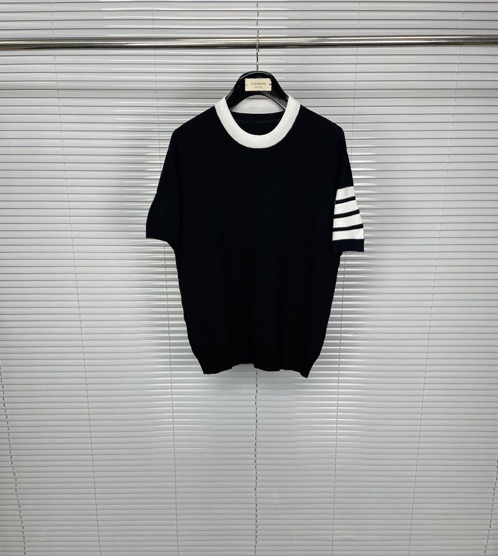 톰브라운 라운드넥 스트라이프 니트 티셔츠 001-191058