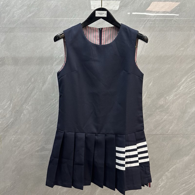 톰브라운 스트라이프 플리츠 원피스 001-192271
