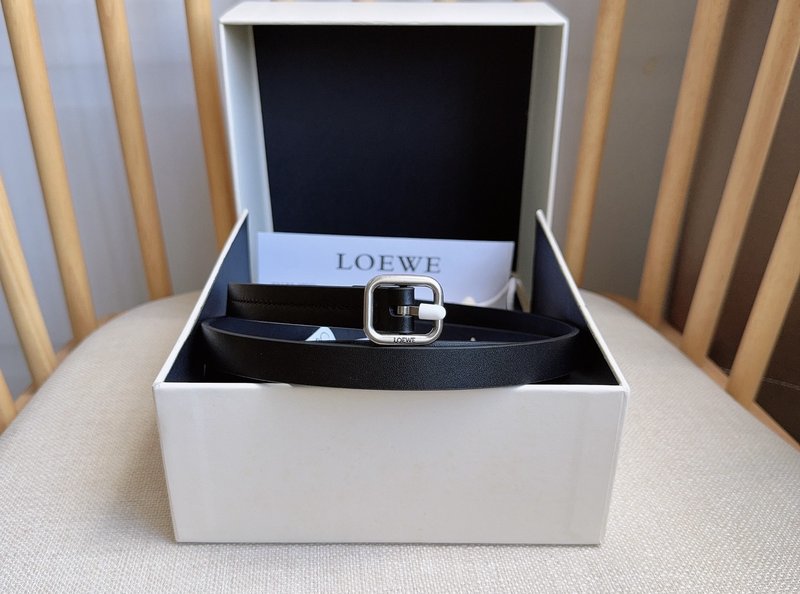 로에웨 LOEWE 클래식 베지터블 가죽 핀 버클 벨트 001-192625