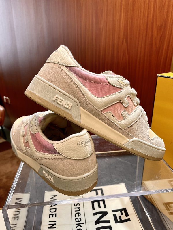 펜디 P560 레트로 캐주얼 운동화 001-193355
