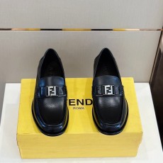 펜디 FF 패턴 스퀘어 토 가죽 로퍼 001-193374