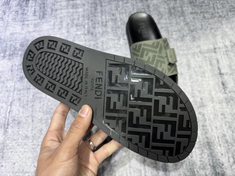 펜디 FENDI 남성 캐주얼 슬리퍼 001-193450