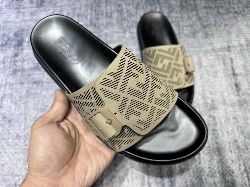 페디 FENDI 클래식 로고 슬리퍼 001-193454