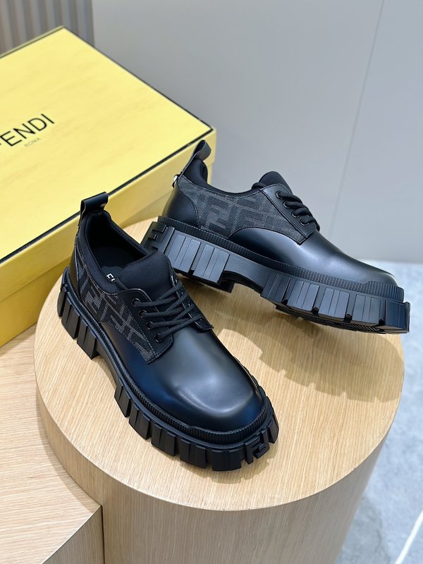 펜디 FENDI Force 시리즈 레더 슈즈 001-193507