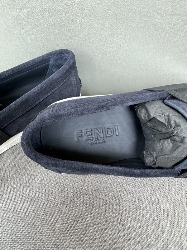 펜디 FENDI 수입 소 가죽 캐주얼 슈즈 001-193512