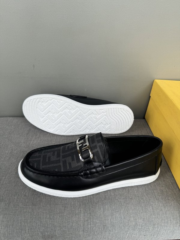 펜디 FENDI 남성 캐주얼 가죽 로퍼 슈즈 001-193517