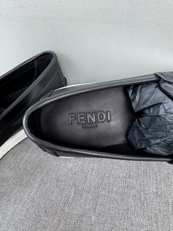 펜디 FENDI 남성 캐주얼 가죽 로퍼 슈즈 001-193517