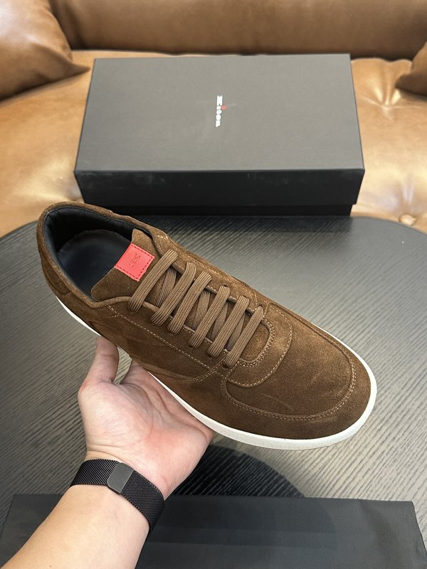 Kiton 남성 송아지 스웨이드 운동화 001-193828