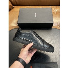 Kiton 남성 럭셔리 가죽 스니커즈 001-194005