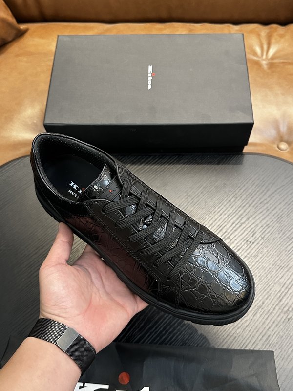 Kiton 남성 럭셔리 가죽 스니커즈 001-194005