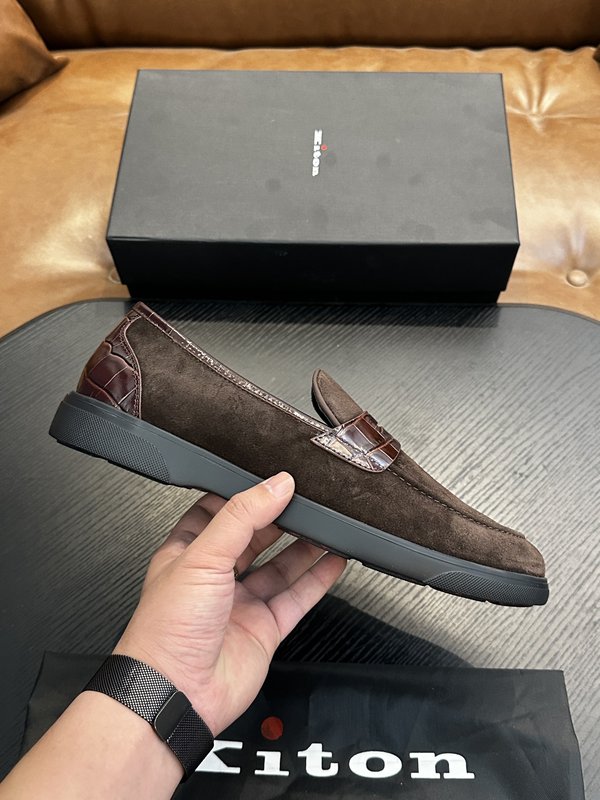 Kiton 남성 소가죽 운동화 001-194011
