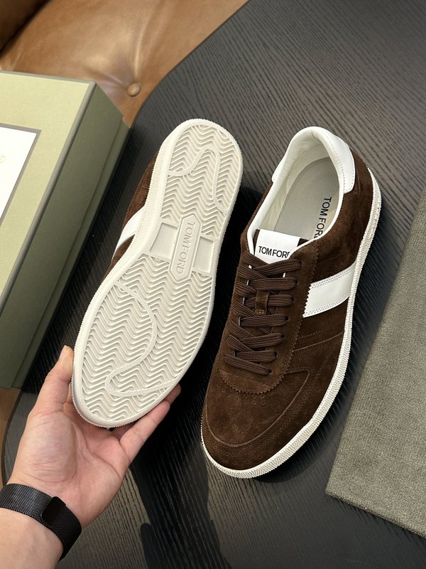TOM FORD 가죽 로우톱 스니커즈 001-195145