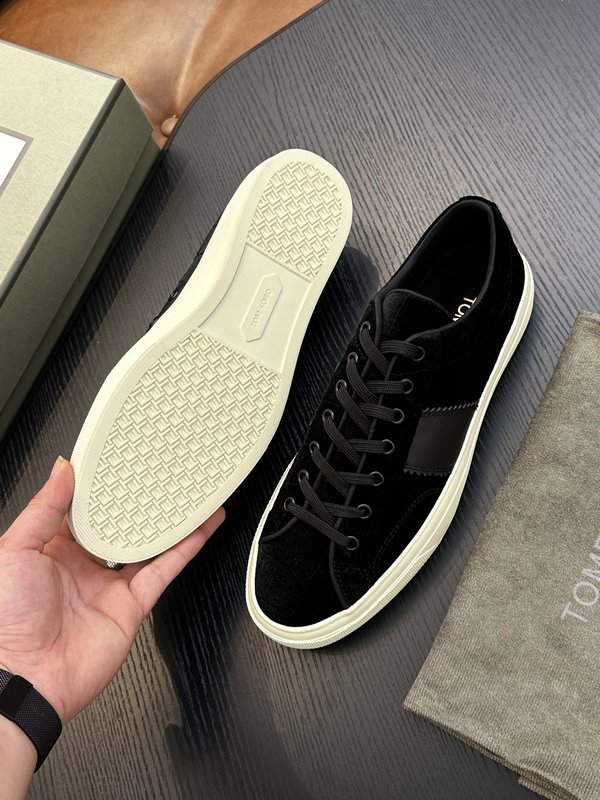 TOM FORD 스웨이드 로우탑 스니커즈 001-195202