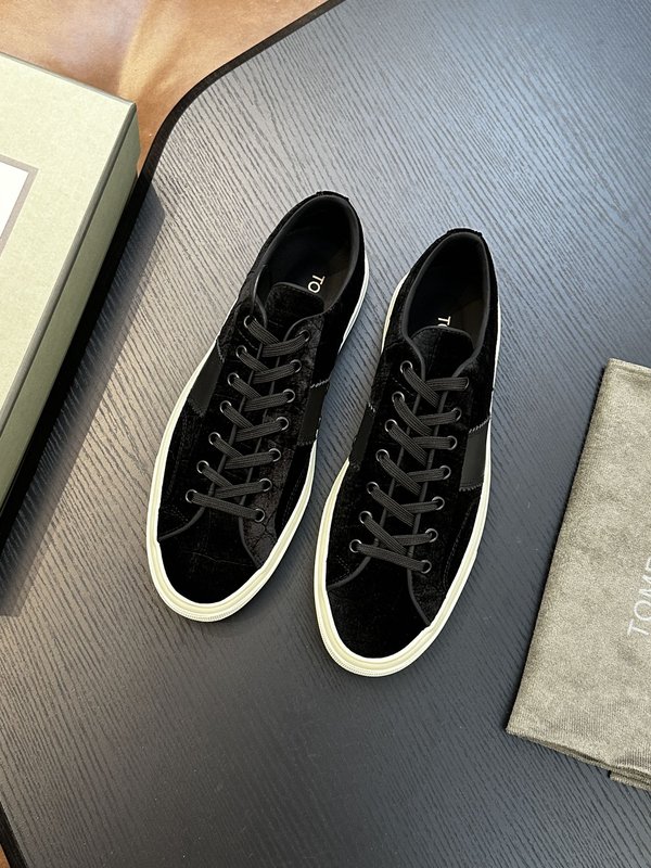 TOM FORD 스웨이드 로우탑 스니커즈 001-195202