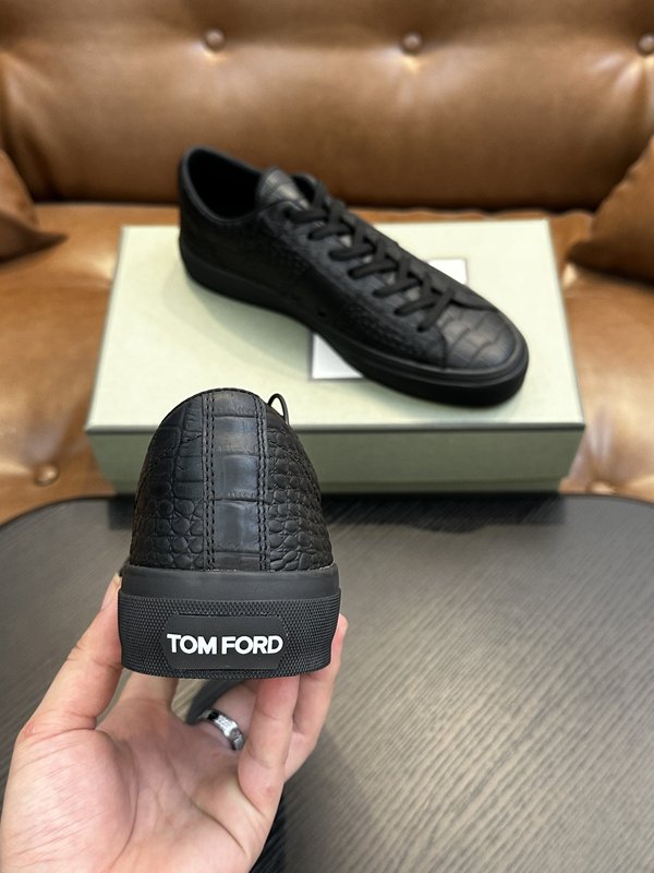 TOM FORD 캠브리지 스웨이드 스니커즈 001-195213