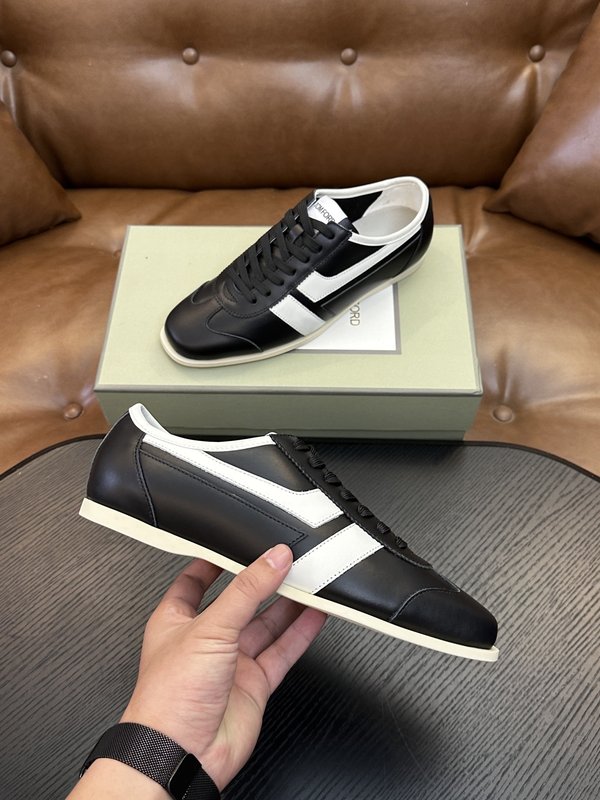 TOM FORD Cambridge 스웨이드 로우탑 스니 001-195216