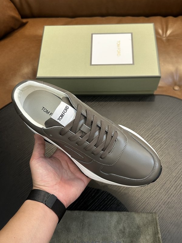 TOM FORD Cambridge 스웨이드 스니커즈 001-195219
