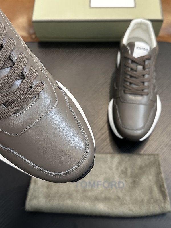 TOM FORD Cambridge 스웨이드 스니커즈 001-195219