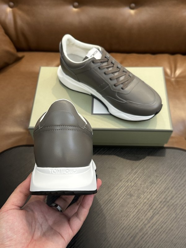 TOM FORD 가죽 로우탑 스니커즈 001-195221