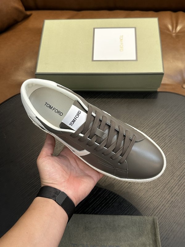 TOM FORD 가죽 로우톱 스니커즈 001-195246