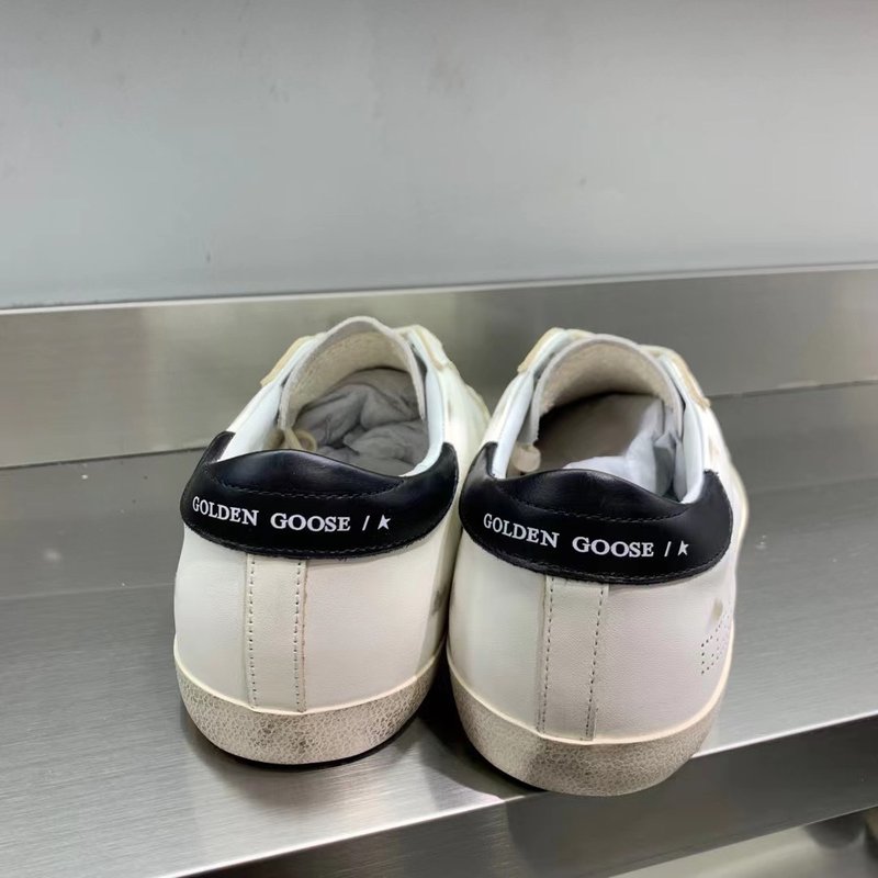 Golden Goose 슈퍼스타 운동화 001-195368