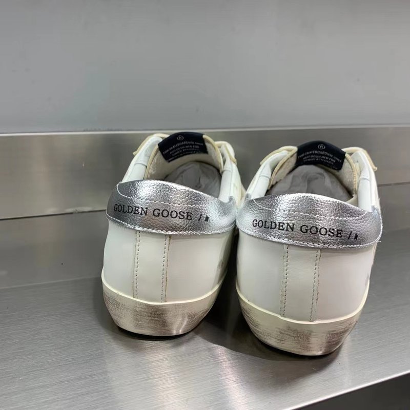 Golden Goose 슈퍼스타 운동화 001-195408