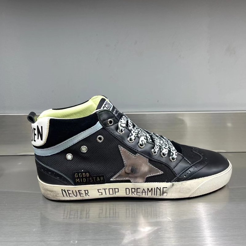 Golden Goose Mid Star 운동화 001-195426