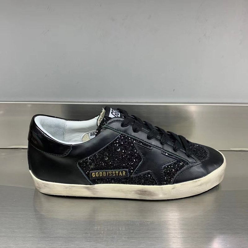 Golden Goose 클래식 운동화 001-195478