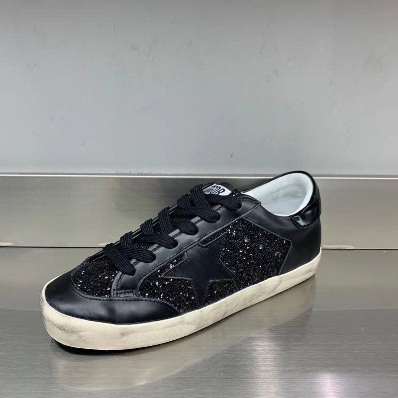 Golden Goose 클래식 운동화 001-195478