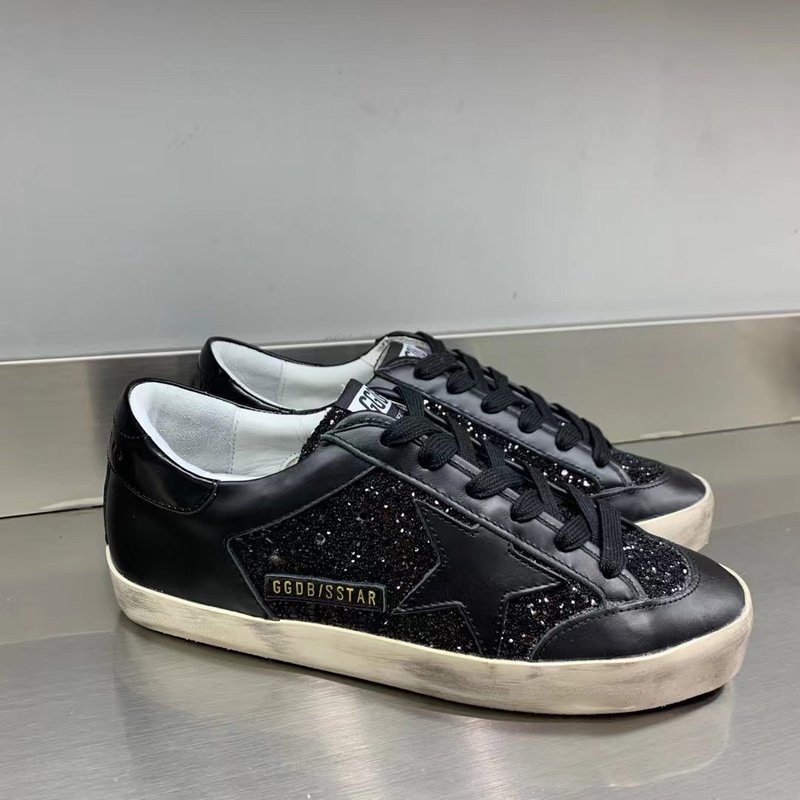 Golden Goose 클래식 운동화 001-195478