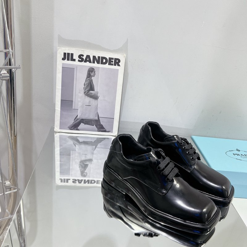 PRADA 봄 커플용 두꺼운 바닥 캐주얼 가죽 신발 001-195660