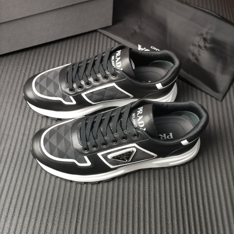 PRADA 프라다 신제품 블랙 화이트 상품 001-195674