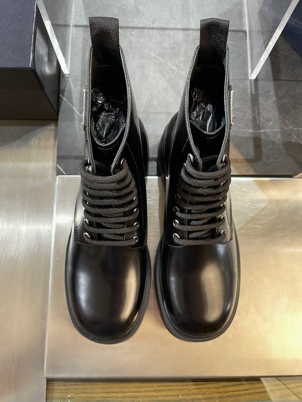PRADA 광택 가죽 군화 001-195713