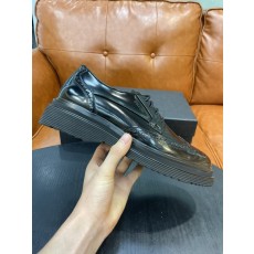 프라다 남성 광택 가죽 레이스 더비 슈즈 001-195722