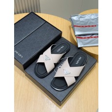Prada 사피아노 가죽 슬리퍼 001-195786