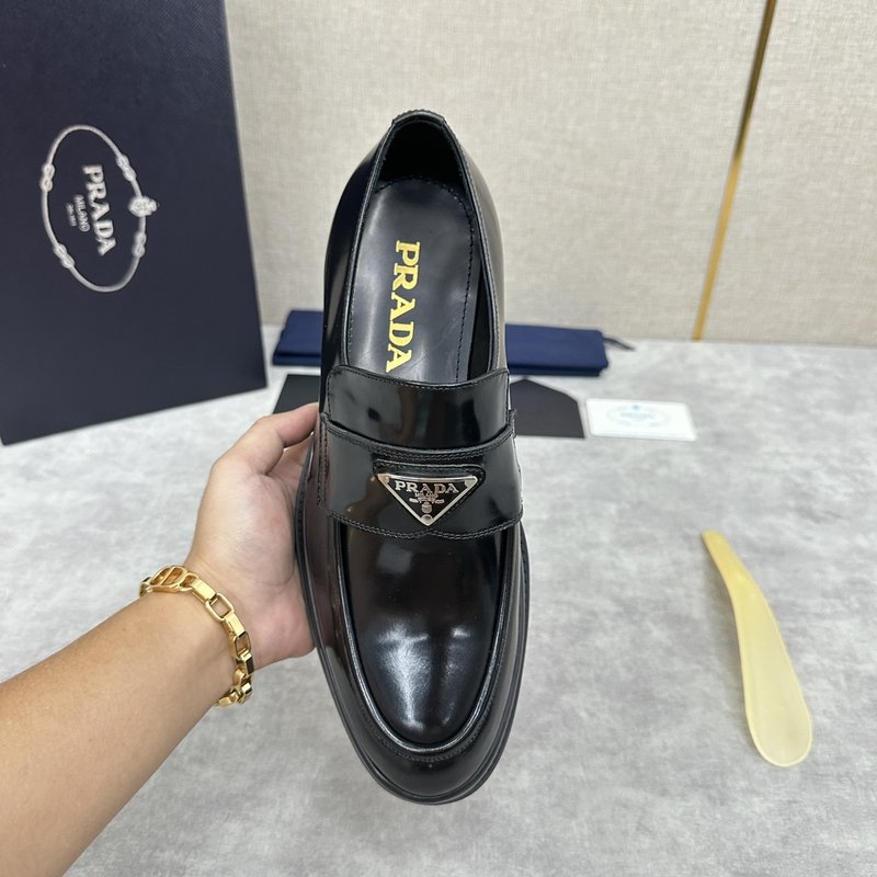 프라다 PRADA 트라이앵글 로고 플랫폼 로퍼 001-195806