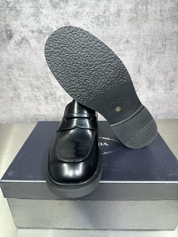 프라다 영국풍 두꺼운 바닥 더비 슈즈 001-195853