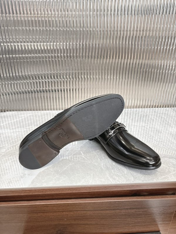 Prada 프라다 남성 캐주얼 로퍼 가죽신발 001-195855