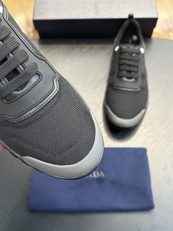Prada 프라다 남성 나일론 운동화 001-195905