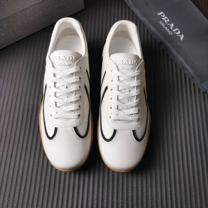 PRADA 프라다 화이트 운동화 001-196040