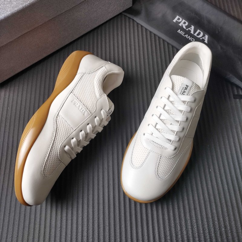 PRADA 프라다 화이트 운동 캐주얼 슈즈 001-196044