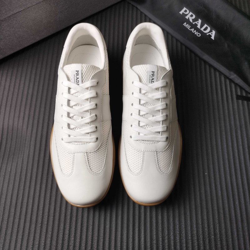 PRADA 프라다 화이트 운동 캐주얼 슈즈 001-196044