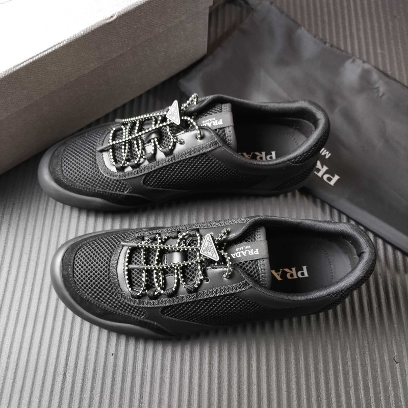 PRADA 프라다 클래식 캐주얼 운동화 001-196051
