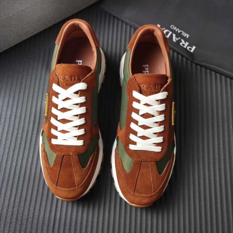 PRADA 브라운 가죽 캐주얼 운동화 001-196107