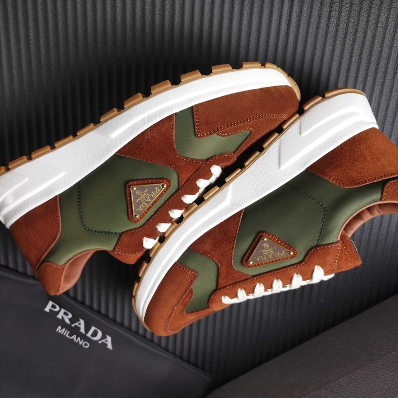 PRADA 브라운 가죽 캐주얼 운동화 001-196107