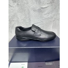 PRADA 프라다 광택 라운드 토 로퍼 슈즈 001-196121